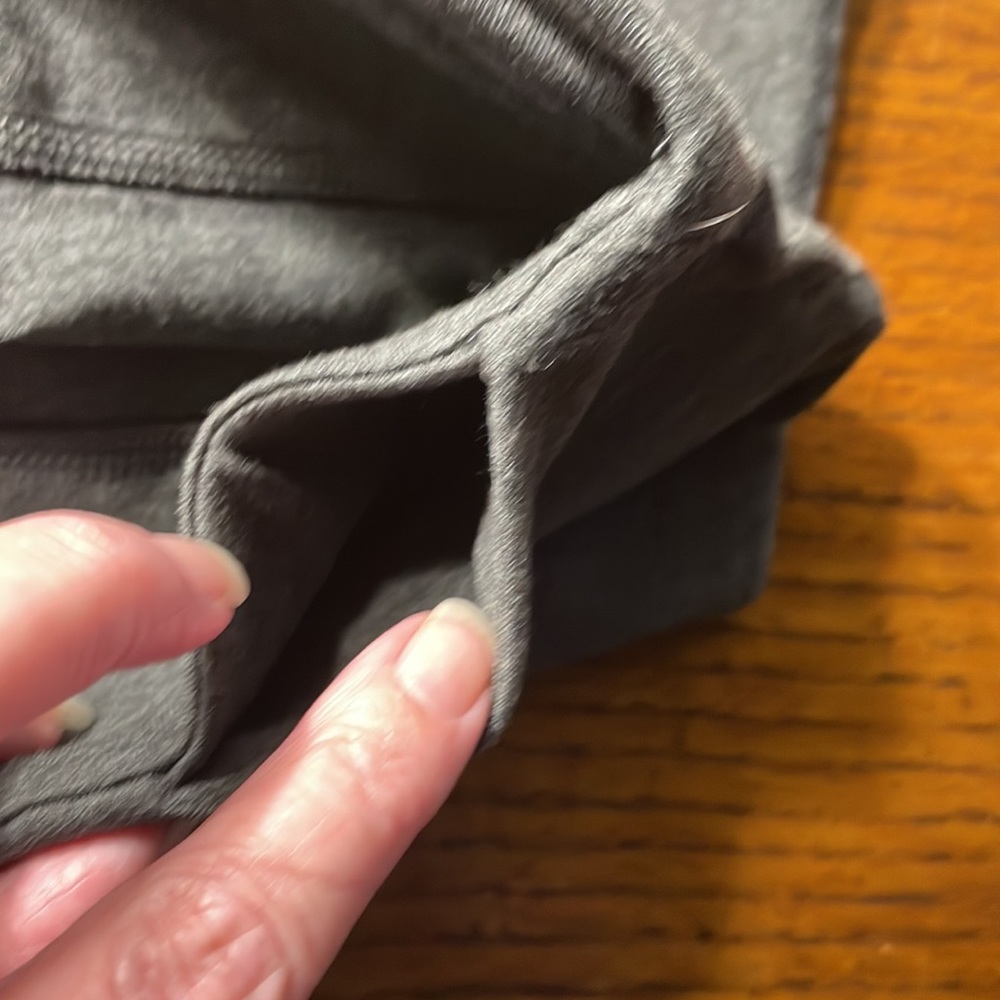 NWT gray capri leggings - Picture 5 of 5
